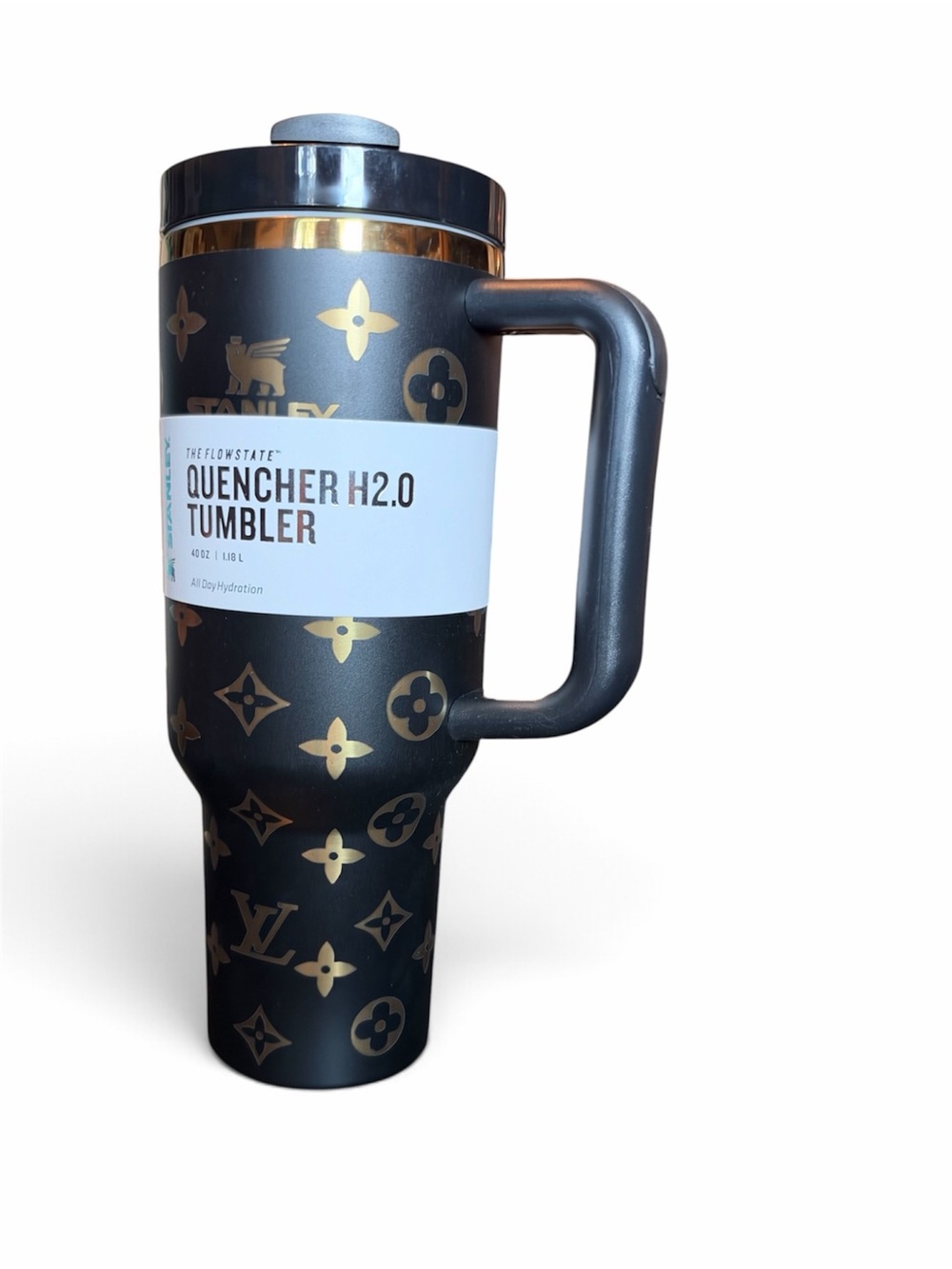 Stanley Black and Gold Pattern Quencher H2.0 Mug small scuff on lid shown in pic